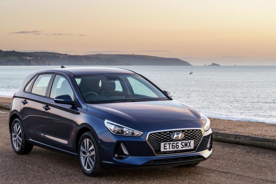  Hyundai i30 2017 года  (UK) (фото 14 из 40)
